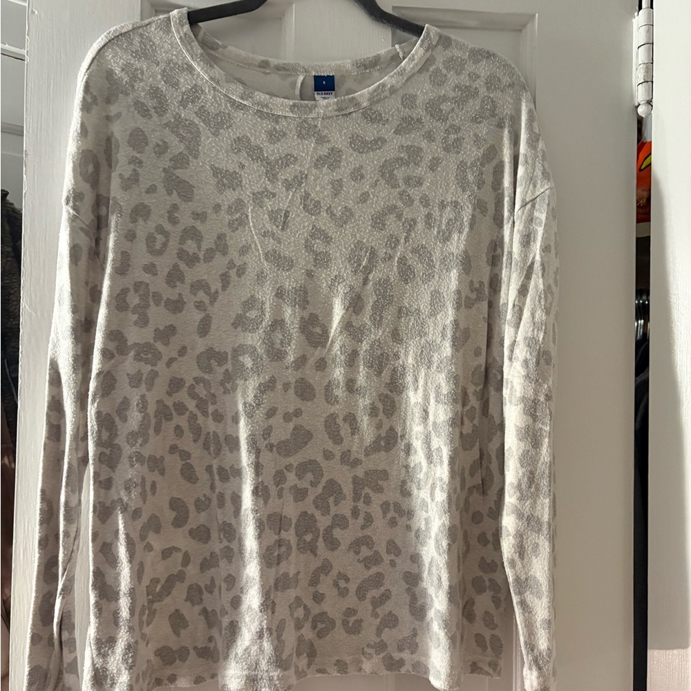 Old Navy Cream long sleeve shirt